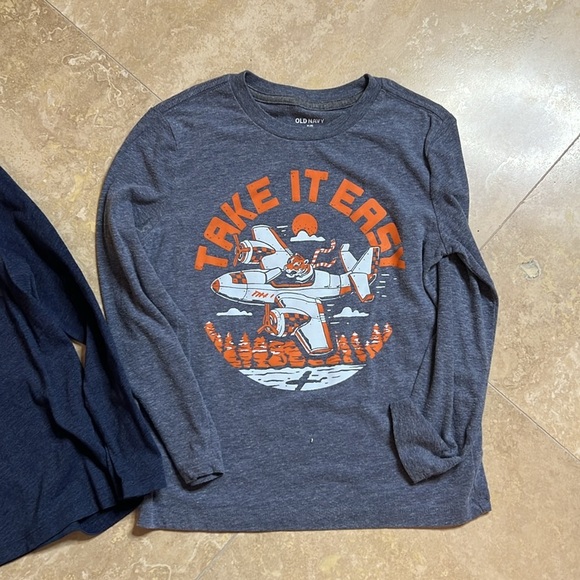 💙Cute long sleeved tees💙 - Picture 3 of 3